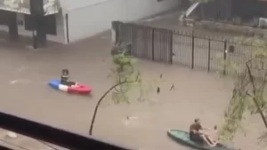 Aprovecharon los raudales para usar kayaks en Luque