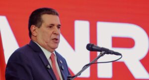 A pesar que querían verme muerto, estoy vivo”, afirma Horacio Cartes