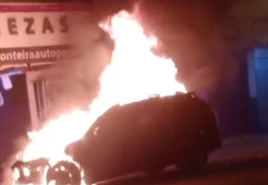 Se incendia una camioneta y conductor se da a la fuga en Pedro Juan Caballero