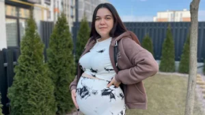 «Voy a tener tantos bebés como mi cuerpo aguante»: cómo la guerra empuja a las mujeres a convertirse en vientres de alquiler en Ucrania
