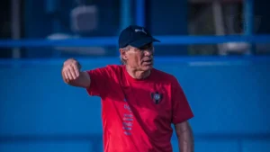 Ariel Holan apunta todo a la Libertadores
