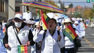 «Nos estamos quedando sin oxígeno y hay pacientes que pueden morir»: la crítica situación de los hospitales en Bolivia por las protestas y bloqueos de carreteras