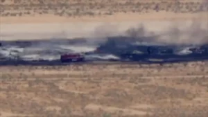 Un avión B-52 de la Fuerza Aérea de EE.UU. se estrella poco después del despegue en California y deja 8 muertos