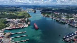 Las represalias de China contra Panamá después de que le revocaran las licencias de dos puertos en el canal