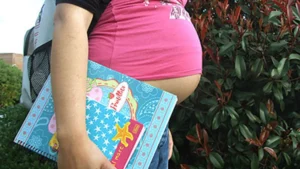 ONG alerta de que casi 3.600 niñas y adolescentes dieron a luz en Paraguay en 2025