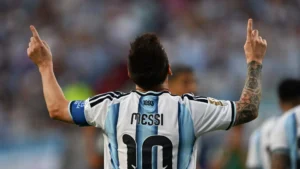 Messi marca triplete e iguala récord de goles en la historia de los Mundiales