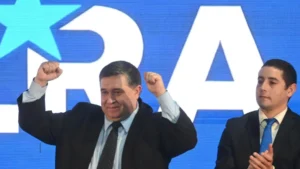 Riveros asume en el PLRA y buscará ganar en 130 distritos