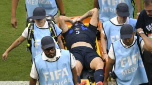 Manuel Ugarte se rompió los ligamentos cruzados