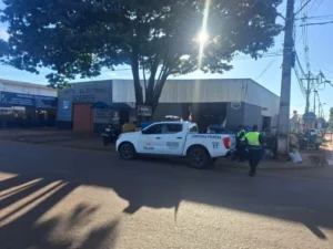 Conductora se da a la fuga tras chocar una motocicleta y dejar una mujer herida en PJC