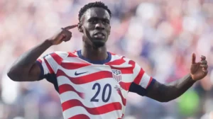 Trump agradece a la FIFA por suspender la sanción a la estrella de EE.UU., Folarin Balogun, que ahora podrá jugar contra Bélgica en el Mundial