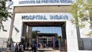 Mujer denuncia que su hija esperó siete horas para ser atendida en Urgencias del IPS Ingavi