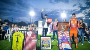 Homenaje a Orlando Gill con polémica: No quisieron dejar entrar a un opositor al acto