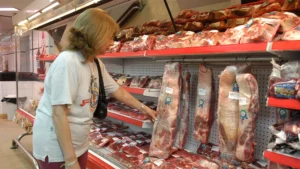 BCP explica por qué la carne sigue cara pese a la baja del dólar