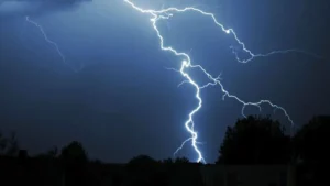 Meteorología anuncia lluvias y fuertes vientos para este martes y miércoles en Paraguay