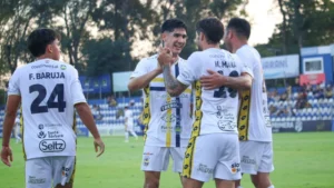 Trinidense golea a Luqueño y se afirma en lo alto del Clausura