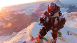 Muere en una avalancha Nirmal Purja, el alpinista que conquistó las 14 montañas más altas del mundo