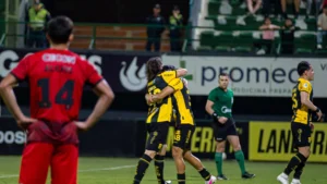 Guaraní propina la primera derrota a Libertad