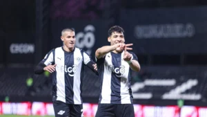 Libertad lo ganó en la agonía y dejó sin invicto a Trinidense