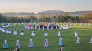 Las Paraguayas presenta Al compás de la Galopa con 300 bailarinas para homenajear al folclore