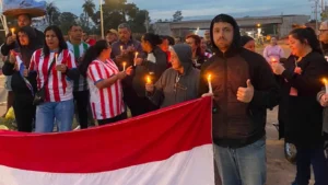 Pobladores se manifiestan en Ypacaraí para exigir respuestas tras accidente en Pedrozo