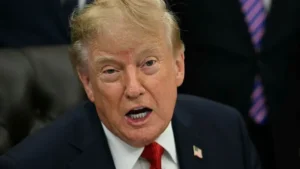Trump prohíbe el acceso a la Casa Blanca a los periodistas de CNN, MS NOW y Politico