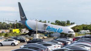 Al menos 5 muertos luego de que un avión se salió de pista, atropelló varios vehículos y se incendió en el aeropuerto de Miami