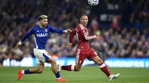 El Liverpool le madruga al Ipswich de Julio Enciso