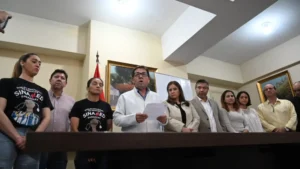 Médicos ratifican que salario piso es irrenunciable y piden una sola mesa de negociación