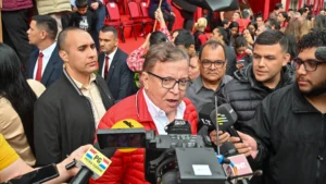 Nicanor Duarte cruza a vicepresidente Alliana por la crisis sanitaria
