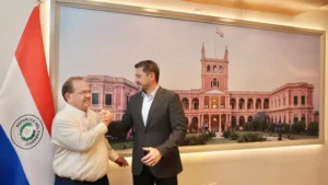 Alliana recibe a Camilo Pérez en Mburuvicha Róga en puertas de municipales
