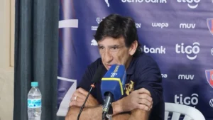 Gustavo Costas: “Hay jugadores que tienen que bajar de peso”