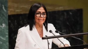 Delcy Rodríguez dice ante la ONU que habrá una transición hacia «una democracia plena» en Venezuela pero no da una fecha para las elecciones