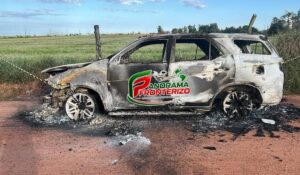 URGENTE | CAMIONETA ES HALLADA TOTALMENTE CALCINADA EN POTRERO SUR