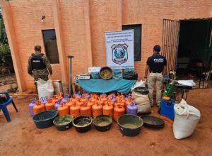 DESMANTELAN PRESUNTO LABORATORIO CLANDESTINO DE MARIHUANA EN KARAPAÍ