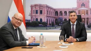 Fitch mantiene calificación positiva, pero deja al país sin tercer grado de inversión