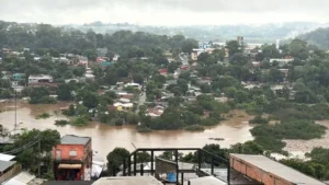 El río Paraná desciende de nivel, pero persiste la alerta en zonas ribereñas de Alto Paraná