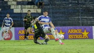 2 de Mayo salvó un punto sobre el final
