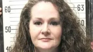 Christa Pike sobrevive a dos dosis de inyección letal durante su ejecución y se encuentra hospitalizada en Tennessee